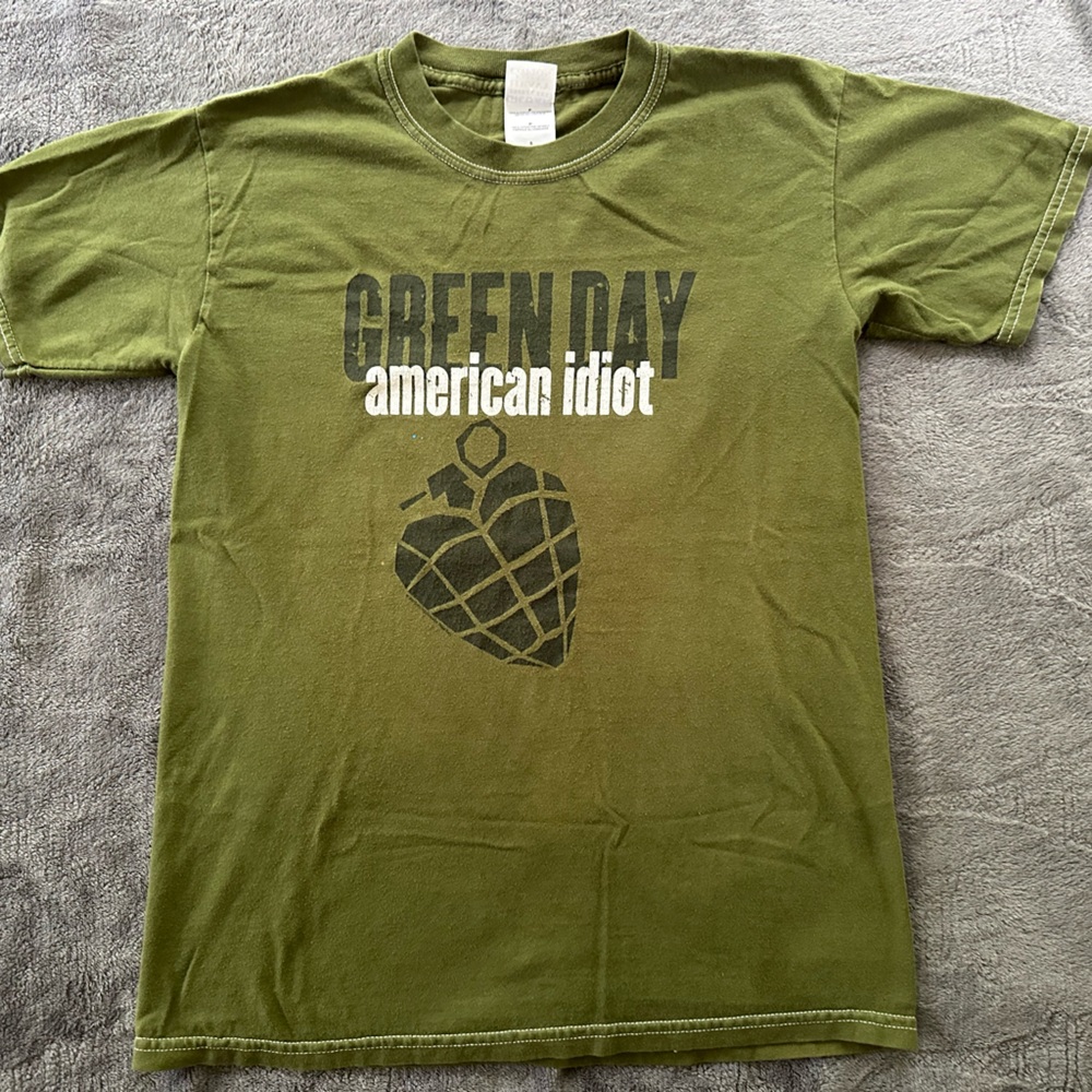 Greeb day band t-shirt!